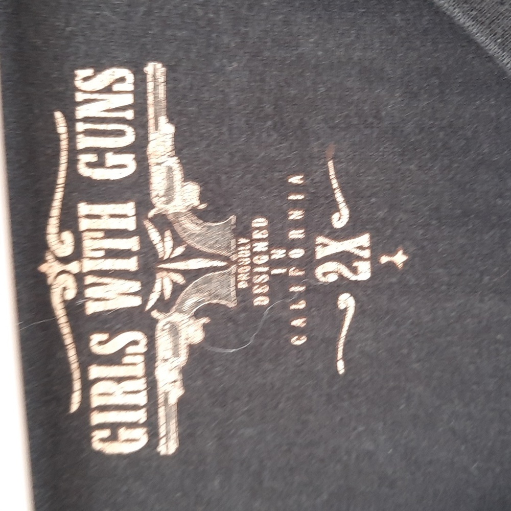 Black long sleeve gwg shirt. Size 17 stretchy shorts. - Picture 4 of 7